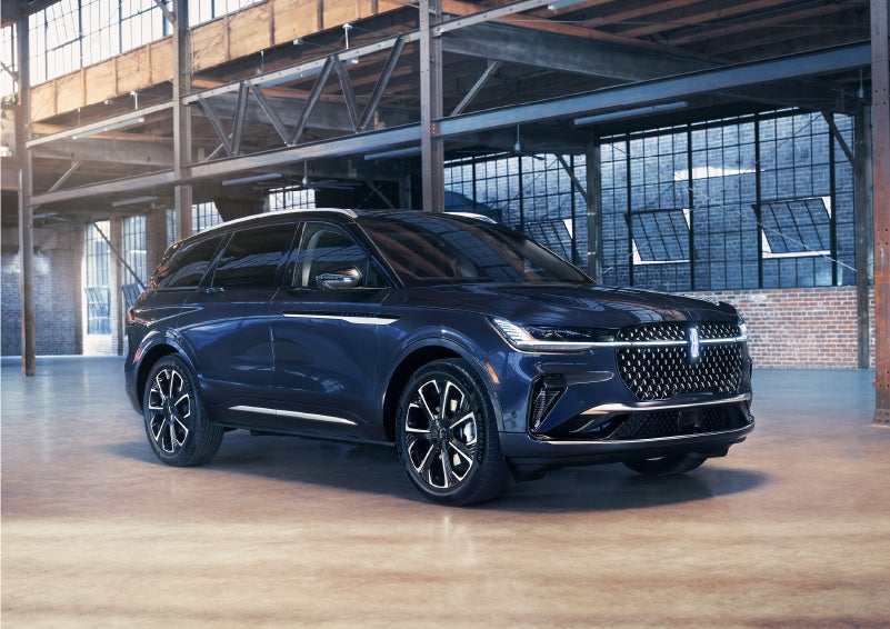 A 2024 Lincoln Nautilus® SUV is parked in an industrial space. | Vision Lincoln in Wahpeton ND